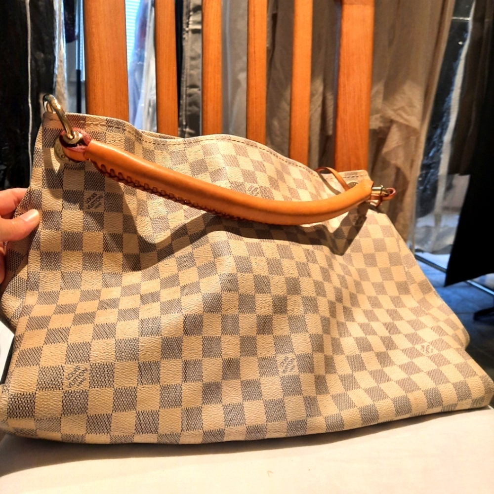 Used Louis Vuitton Purse